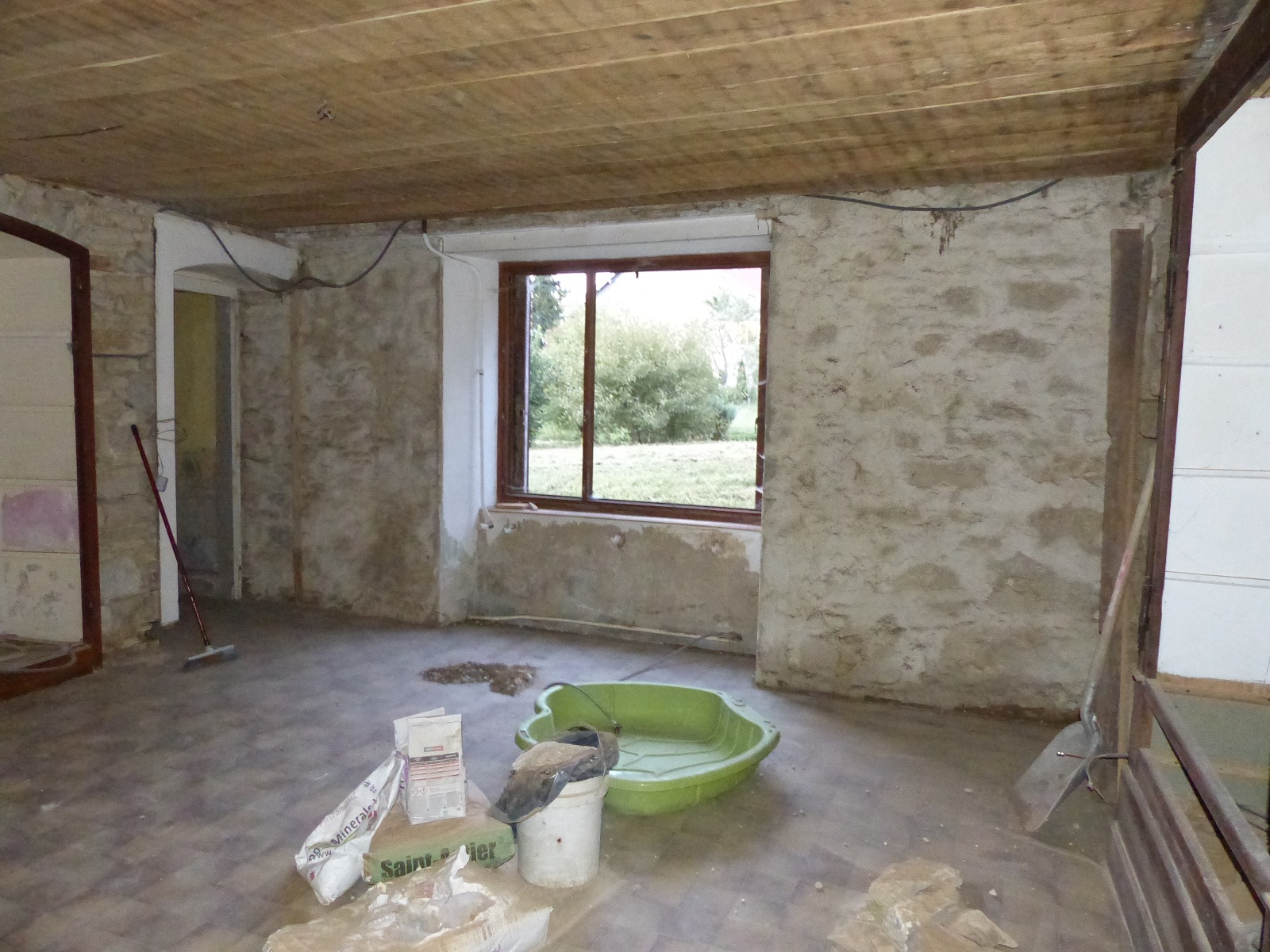 Enduits et badigeons intérieurs dans une maison en pierre Badigeons & Cie — free download